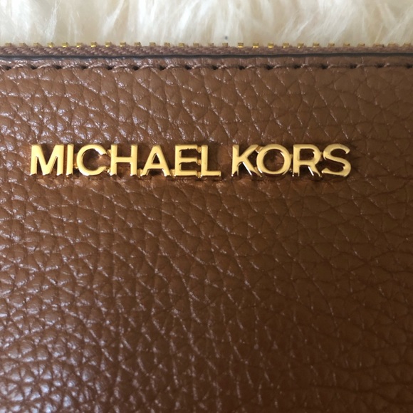 MICHAEL KORS jet set wristlet - Picture 2 of 7